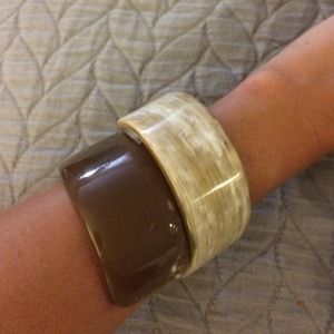 BCBG cuff