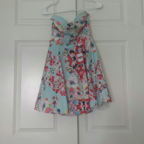 SIZE 3 Floral strapless windsor dress