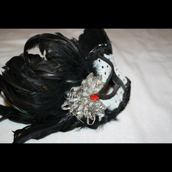 Mask - Picture 3 of 3