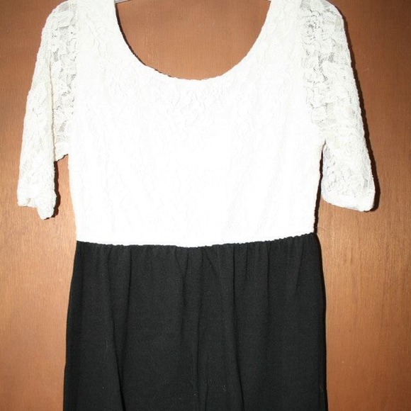 Dress - Picture 2 of 4
