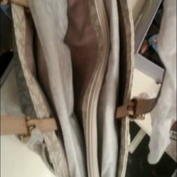 NWT Auth. MK vanilla signature tote - Picture 3 of 3