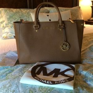 Michael Kors LARGE Sutton handbag