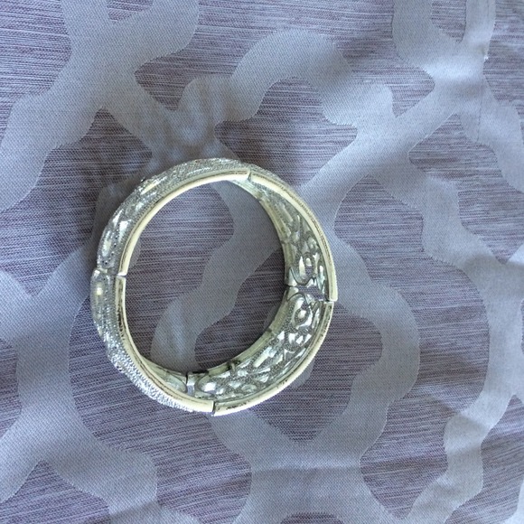 Designer Bracelet ๐ - Picture 2 of 3