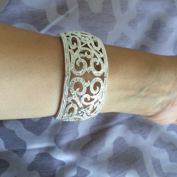 Designer Bracelet ๐ - Picture 3 of 3