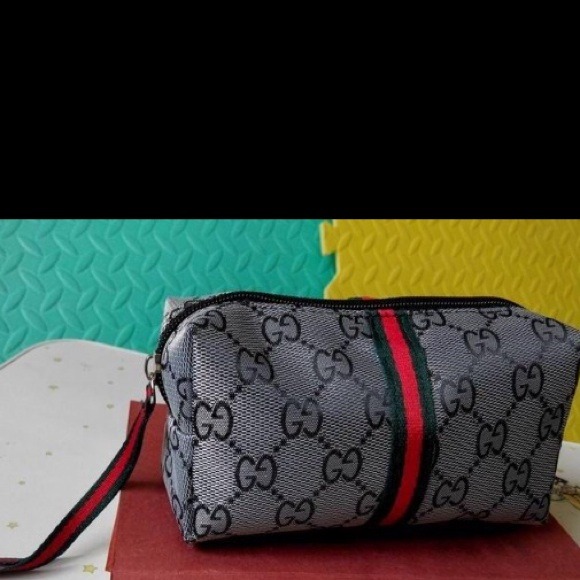 Cosmetic makeup bag