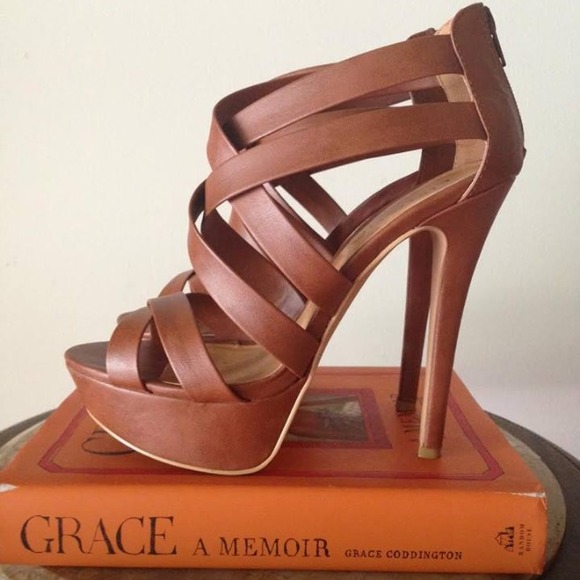 Nude heel Aura Shoe
