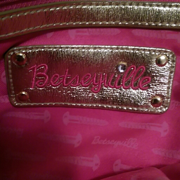 Betsey Johnson - Picture 2 of 4
