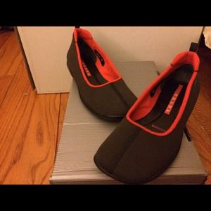 Prada slides