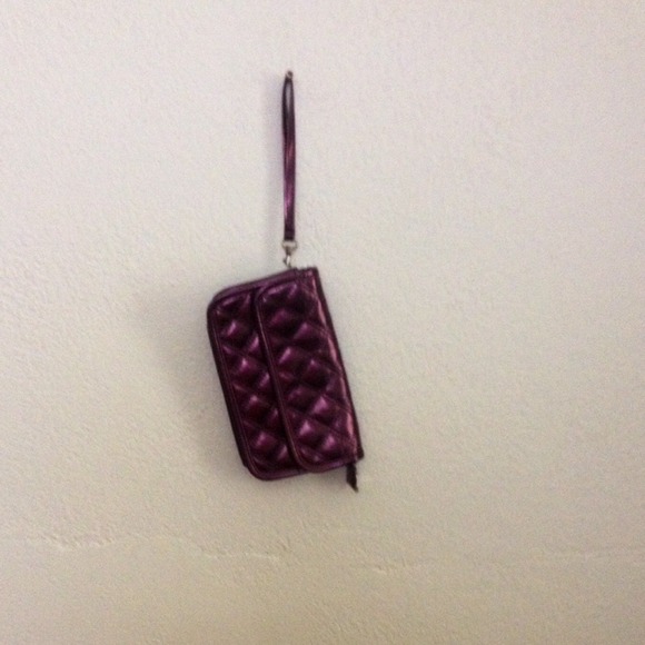 Metallic Wristlet - Picture 2 of 3