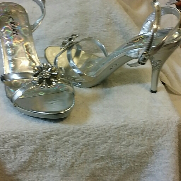 Hot heels - Picture 2 of 2