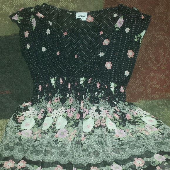 Top - Picture 2 of 2