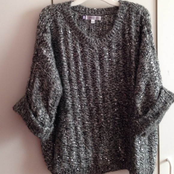 Jennifer Lopez Tops - On hold for k8...Sweater/top