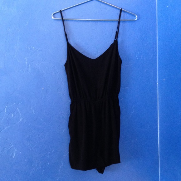 🚫SOLD🚫 Black H&M Romper