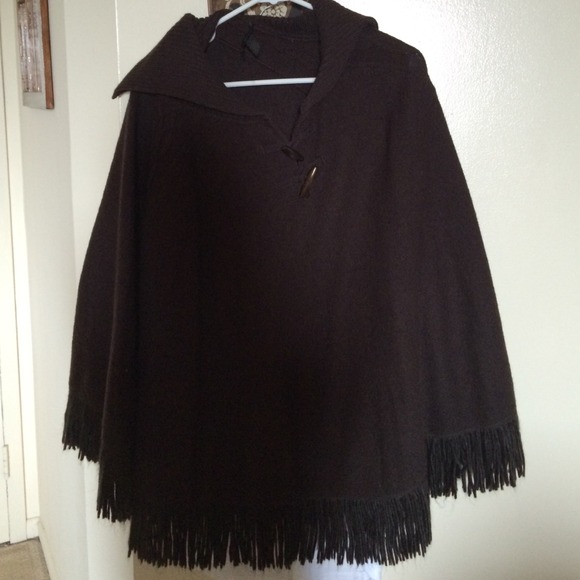 Nwot dark brown 100% wool poncho