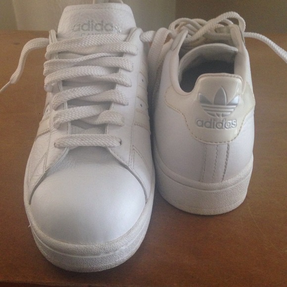 🚫SOLD 🚫White Adidas sneakers - Picture 2 of 4