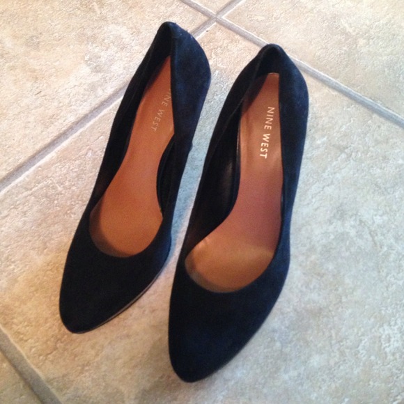 Nine West Suede Pump