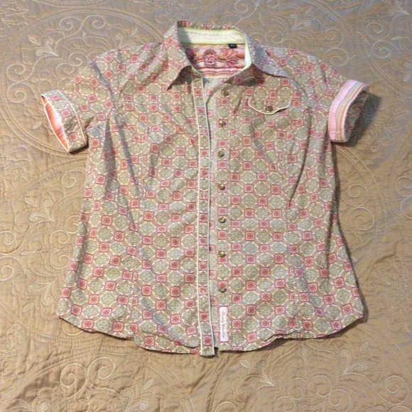 Robert Graham Woman's Top! - Picture 4 of 4