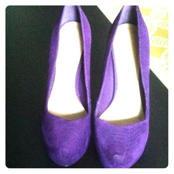 Purple suede snakeskin Aldo pumps