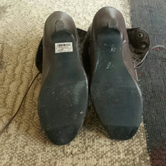 Boots - Picture 2 of 3