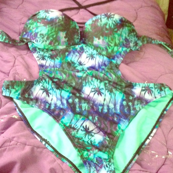Bathing suit