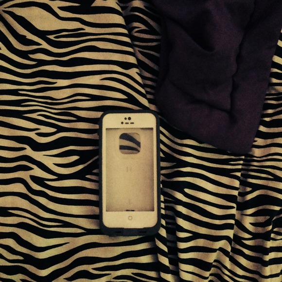 iPhone 5 life proof case!!