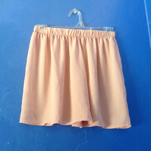 🚫SOLD ON VINTAGE🚫RARE Brandy Melville Pink skirt