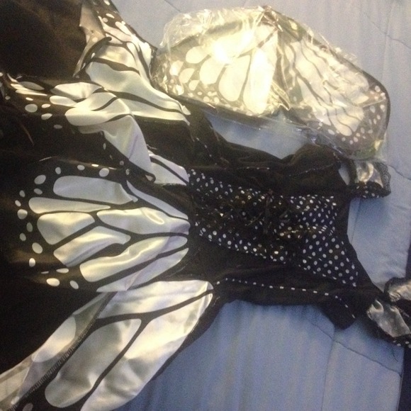 Halloween Gothic Butterfly Costume - Picture 4 of 4