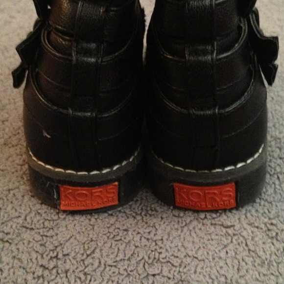 🎀SOLD! Via Totshop🎀 Michael Kors Youth Boots - Picture 4 of 4