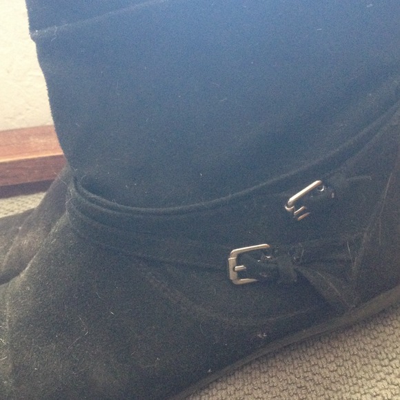 Cute black boots - Picture 2 of 4