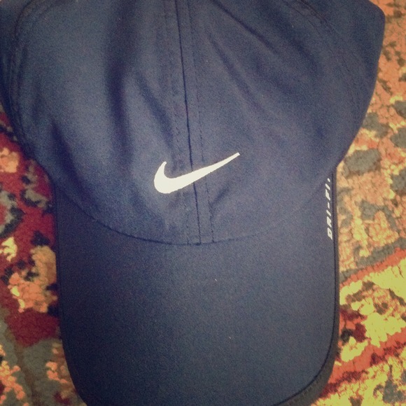 Navy blue Nike Dri-Fit hat 👒