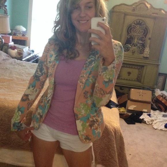 DONATED————-Floral Pixelated Cutout Blazer! - Picture 2 of 4