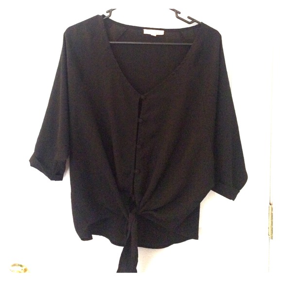 Lush black tied three quarter sleeve top