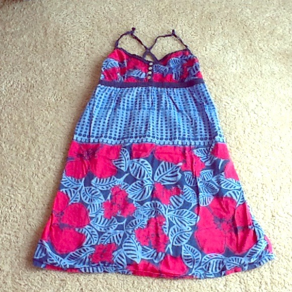 Cute red and blue summer dress! :)