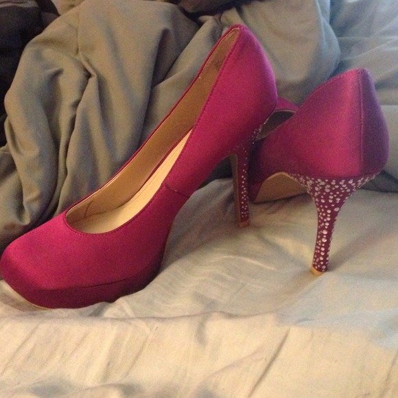 Gorgeous olsenboye stilletto heels with rhinestone