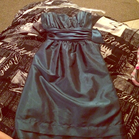 Size 9 Windsor dress. Worn once to a wedding,