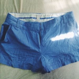 Dusty/powder blue tailored shorts 🌀