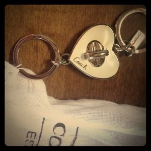 Coach heart turn lock valet keychain
