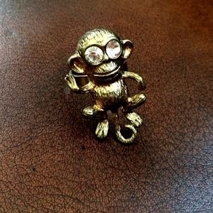 Vintage gold Monkey charm ring 🙈🌻