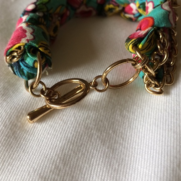 Floral bracelet - Picture 3 of 3