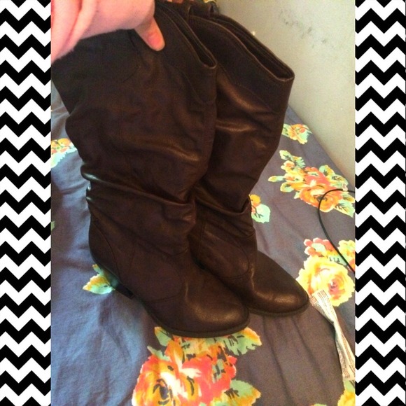 Slouchy cowgirl boots