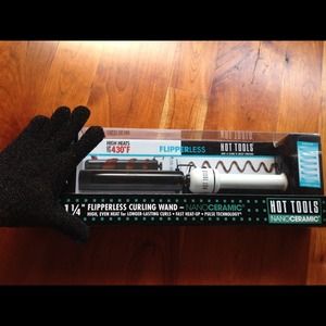 HOT TOOLS FLIPPERLESS CURLING WAND. Used 1 time.