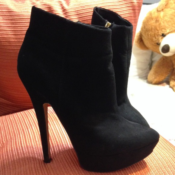 Sexy booties - Picture 3 of 4