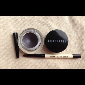 BOBBY BROWN GEL EYELINER AND TRAVEL BRUSH.