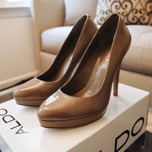 ON CLEARANCE ALDO PATENT LEATHER PLATFORM PUMPS