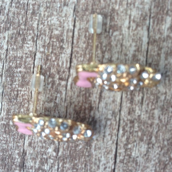 Skull Earrings❌SOLD❌ - Picture 2 of 3