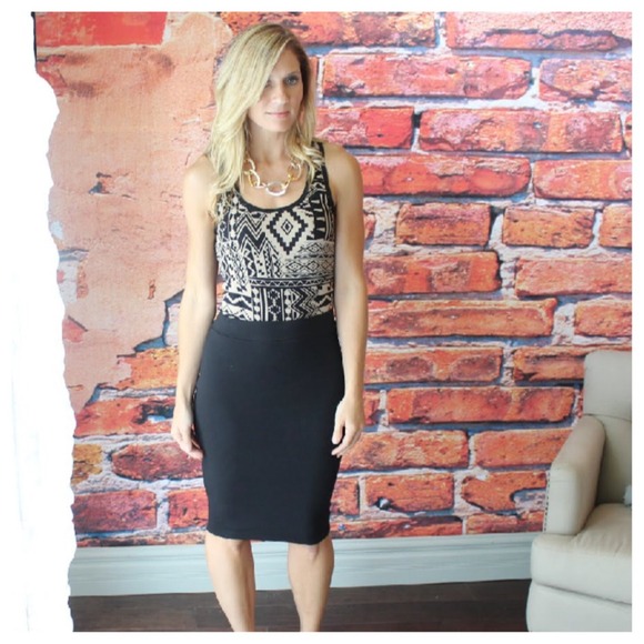 Black pencil midi skirt - Picture 2 of 3