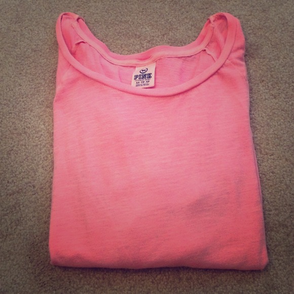 VS PINK bundle reserved for @brittck8 😊
