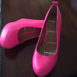 Elle Elzahara Pink Wedges