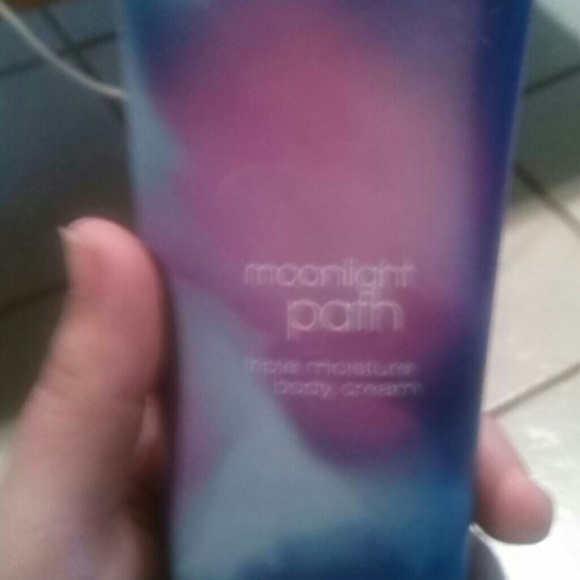 Bath and body works lotion - Picture 2 of 4