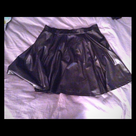 Black "leather look" skirt